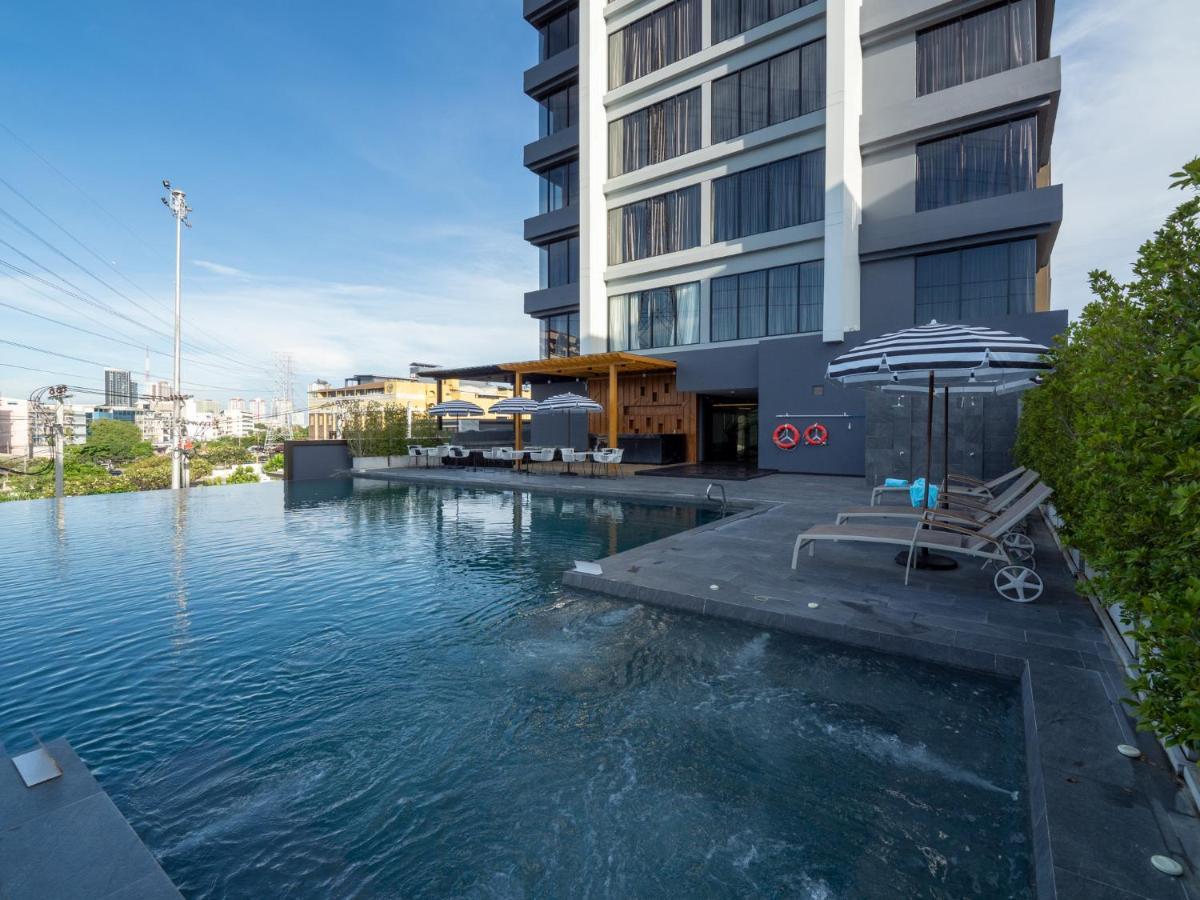 Thaya Hotel Bangkok Exterior photo
